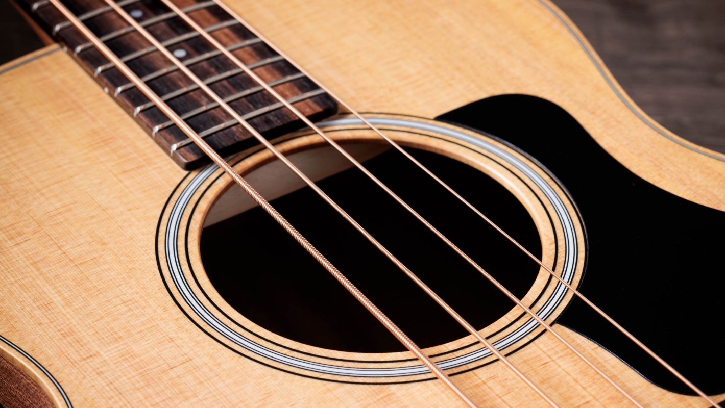 Taylor【GS-Mini-e Bass】＜プリアンプ＆チューナー搭載＞ GS Mini -e ベース レイヤード・サペリ エレクトリック ギター